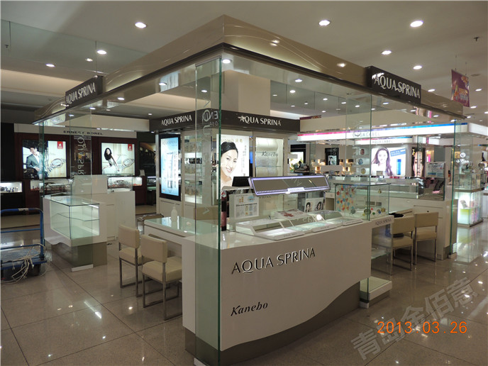 AQUA SPRINA化妝品展柜