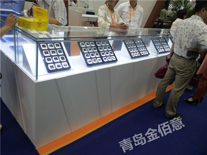 青島金佰意珠寶展柜02