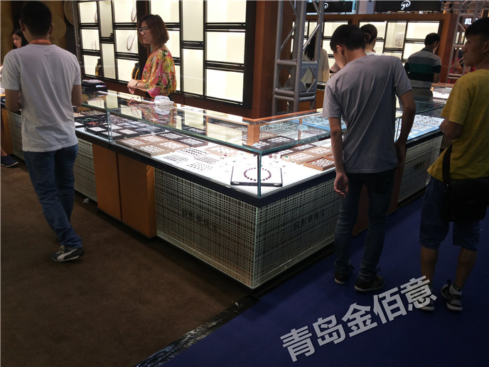 青島金佰意珠寶展柜05