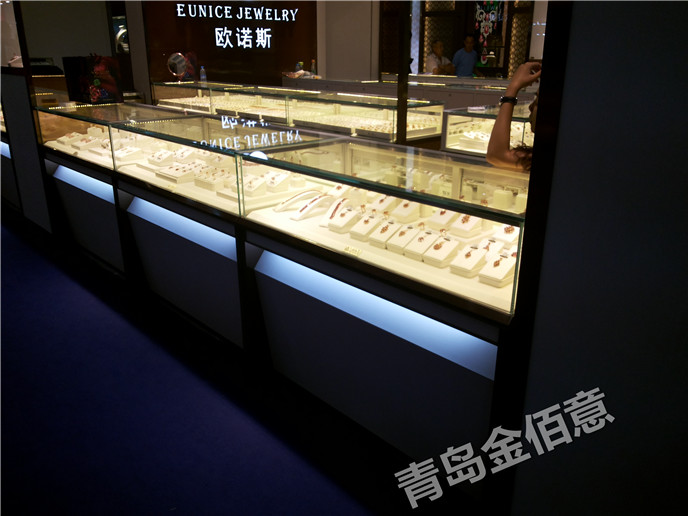 青島金佰意珠寶展柜A2