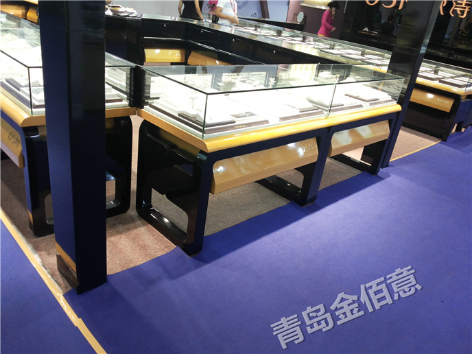 青島金佰意珠寶展柜A3